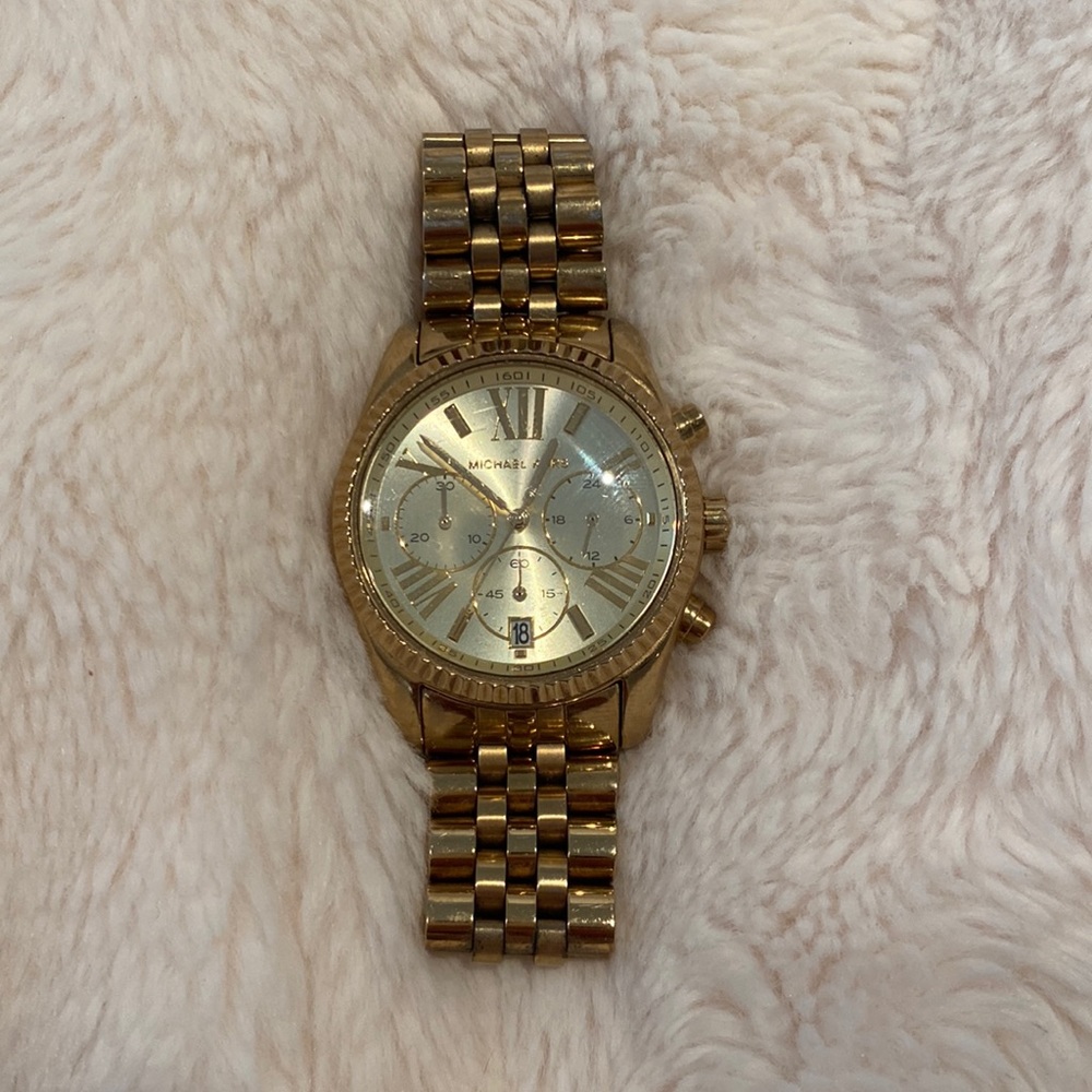 GOLD MICHAEL KORS WATCH